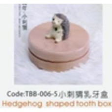 TBB-006-5 Зубная коробка с фигуркой ежика Heagehog shaped tooth box CHN